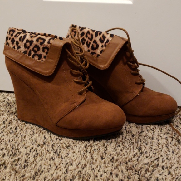 Qupid leopard print wedge booties - Picture 2 of 4